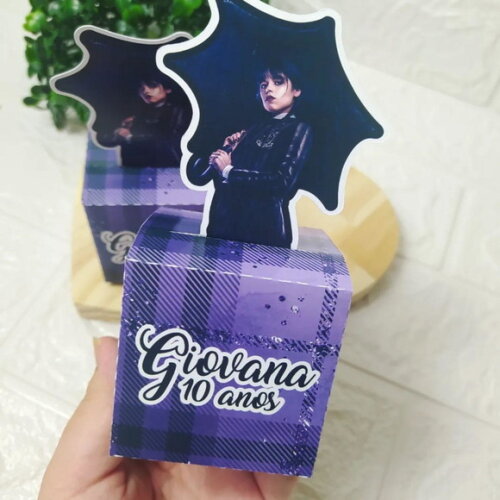 Caixa Cubo 3d Wandinha Addams