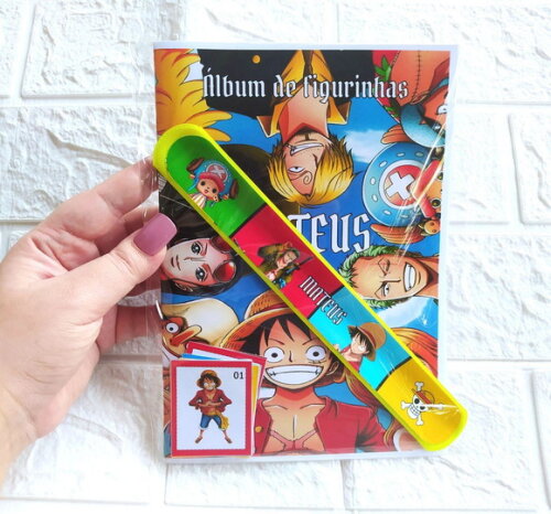 Kit Álbum de Figurinhas + Pulseira One Piece