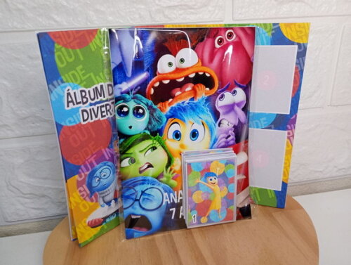 Mini Álbum de Figurinhas Divertidamente 2