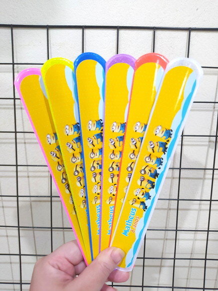 Pulseira Bate Enrola Minions