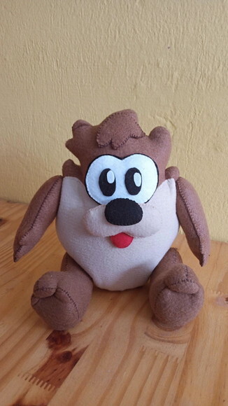 Boneco Taz Mania em Feltro 35 cm