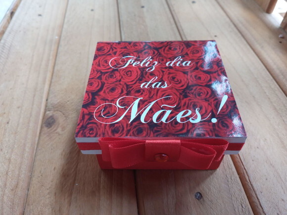 Caixa Dia das Mães 10x10x4