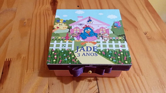 Caixa mdf Galinha Pintadinha 10x10x4 cm