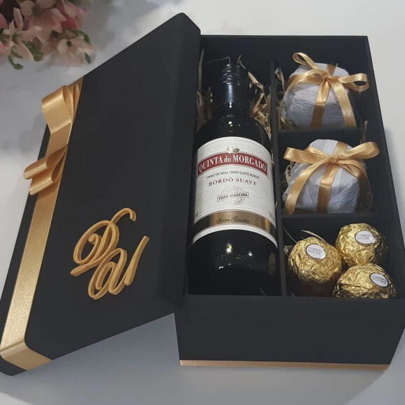 Caixa Porta Mini Vinho e Taça de mdf Decorada