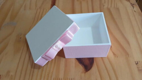 Caixa de mdf Branca com Rosa Claro Bebê 8x8x5