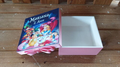Caixa mdf Alice no País das Maravilhas 10x10x4cm