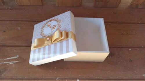 Caixa mdf Personalizada 8x8x4cm com Mensagem
