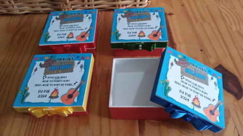 Lembrancinha Festa Junina Caixa mdf 10x10x4cm
