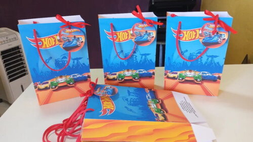 Sacolinha Personalizada Tema Hot Wheels