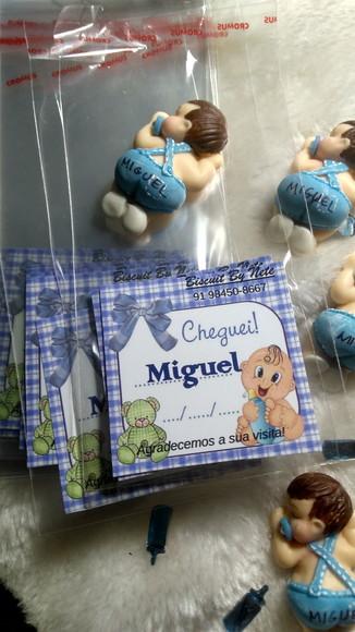 30 Lembrancinhas Bebê Bumbum Menino em Biscuit.