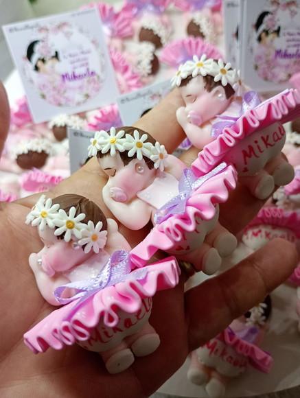 50 Lembrancinhas Bebê Soneca com Guirlanda Biscuit