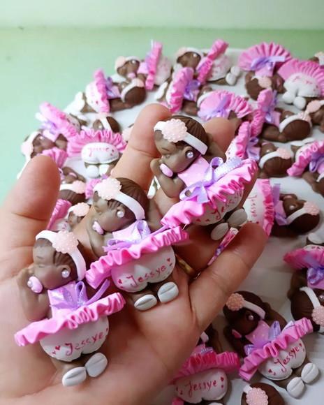 70 Bebês Soneca Menina Negra em Biscuit