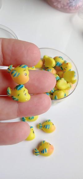 Apliques Mini Peixinhos de Biscuit Linguado