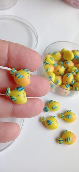 Apliques Mini Peixinhos de Biscuit Linguado