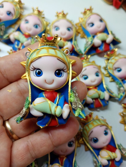 Apliques Nossa Senhora do Perpétuo Socorro em Biscuit