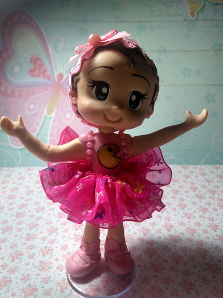 Bonequinha Come Come em Biscuit