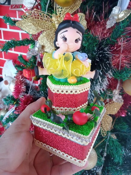Caixinhas de Acrílico Duplo Luxo Princesa Branca em Biscuit