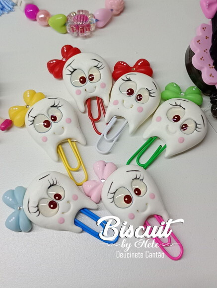Clips Dentinho em Biscuit