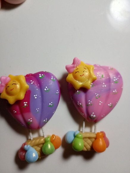 Ímã de Geladeira Balão com Solzinho em Biscuit