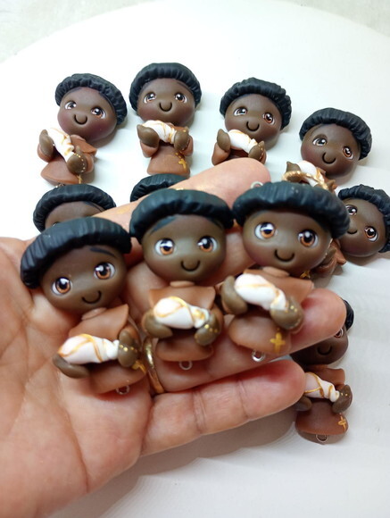 Ímãs São Benedito em Biscuit