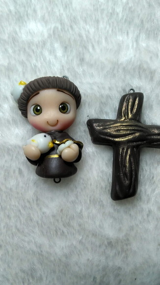 Kit Pingentes para Terços São Francisco de Assis em Biscuit