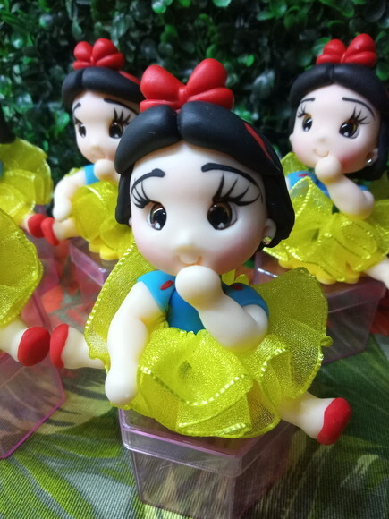 Lembrancinha Branca de Neve em Biscuit