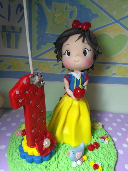 Mini Topo Branca de Neve em Biscuit