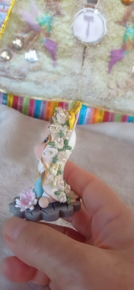 Nossa Senhora Rainha da Paz em Biscuit para Oratório