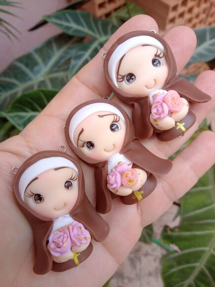 Pingentes para Terços Santa Terezinha do Menino Jesus.