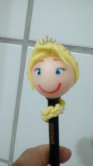 Ponteira de Lápis Elza Frozen em Biscuit
