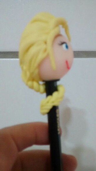 Ponteira de Lápis Elza Frozen em Biscuit