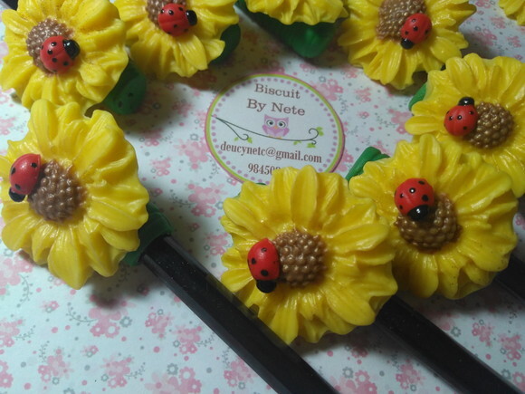 Ponteira de Lápis Girassol em Biscuit