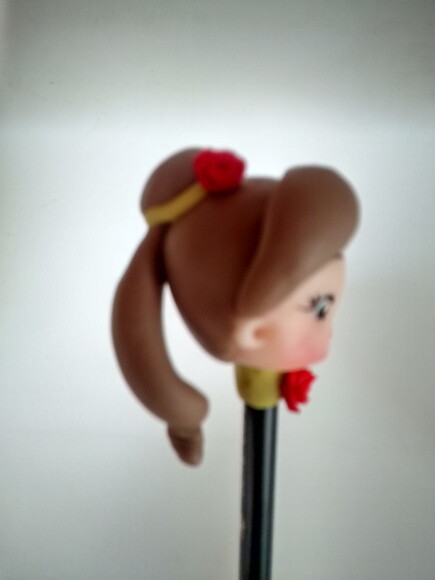 Ponteira de Lápis Princesa Bela em Biscuit