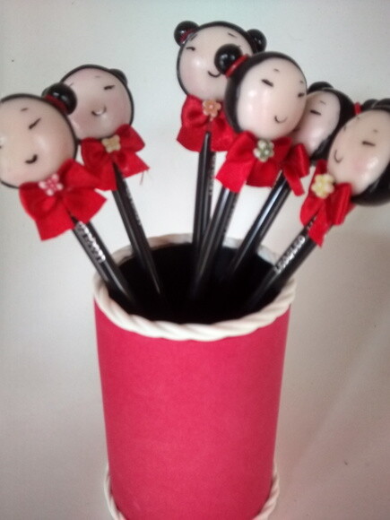 Ponteira de Lápis Pucca em Biscuit