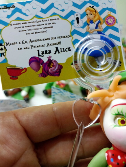 Porta Recado Chapeleiro da Alice em Biscuit
