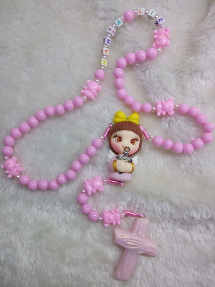 Terço Anjinha Rosa em Biscuit com nome