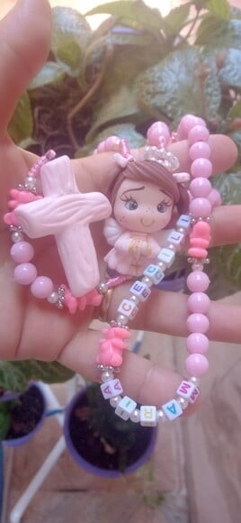 Terço Anjinha Rosa em Biscuit com Nome