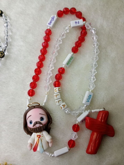 Terço Jesus da Misericórdia com Nome em Biscuit