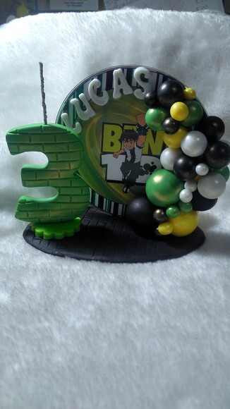 Topo Ben 10 em Biscuit