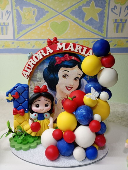 Topo de Bolo Branca de Neve em Biscuit