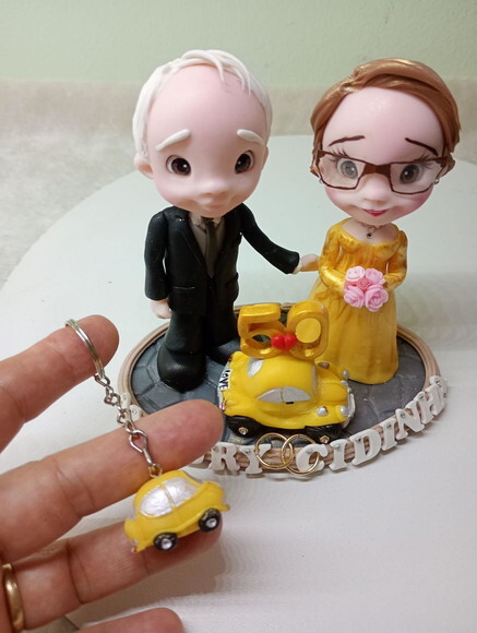 Topo de Bolo Casal Bodas de Ouro em Biscuit 4