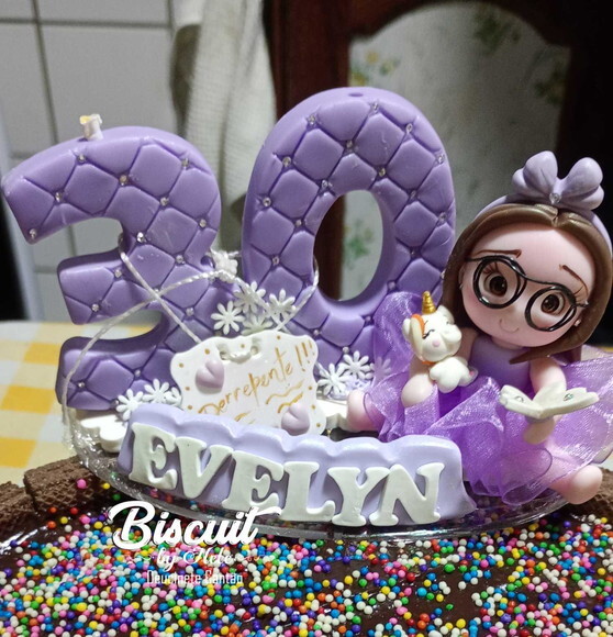 Topo de Bolo Derrepente 30 em Biscuit