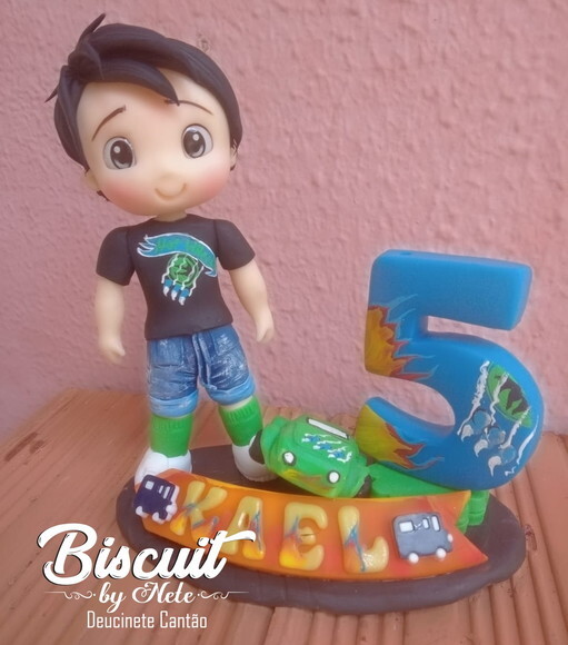 Topo de Bolo Hot Wheels em Biscuit