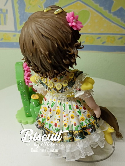 Topo de Bolo Maria Bonita em Biscuit