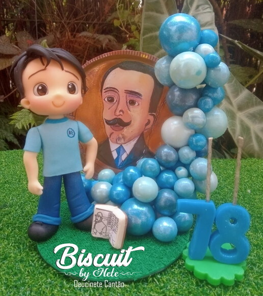 Topo de Bolo Personalizado Aniversário Escolar em Biscuit