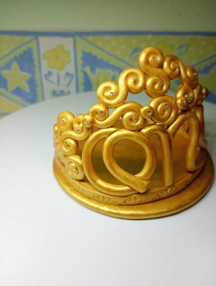 Topo de Bolo Personalizado Coroa de Princesa em Biscuit.