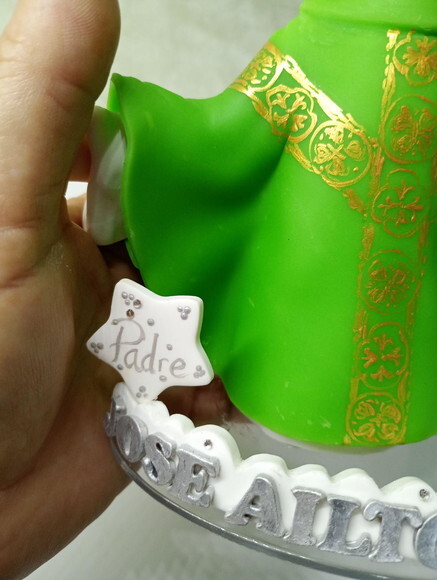 Topo de Bolo Personalizado Padre em Biscuit