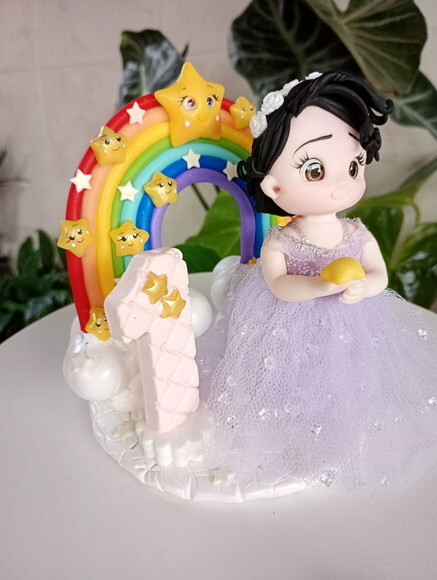 Topo de Bolo Princesinha Arco Íris em Biscuit