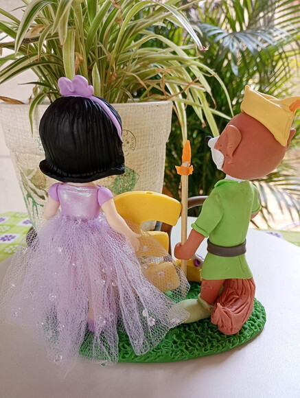 Topo de Bolo Robin Hood em Biscuit
