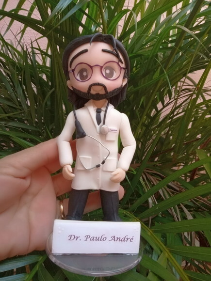 Toy Colecionável Médico em Biscuit 2